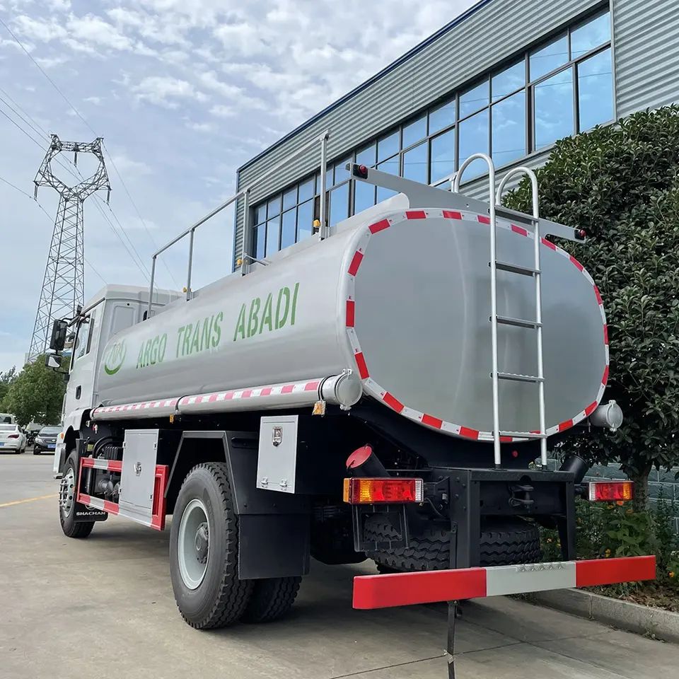 Shacman 4X2 12000liters Oil Tank Truck
