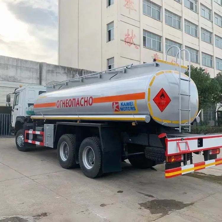 Sinotruk HOWO 6×4 15000Liters Oil Tank Truck
