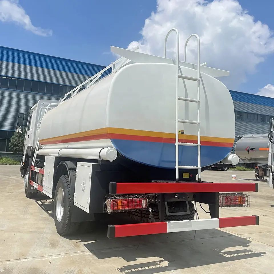 SINOTRUK HOWO 14000L Oil Tank Truck
