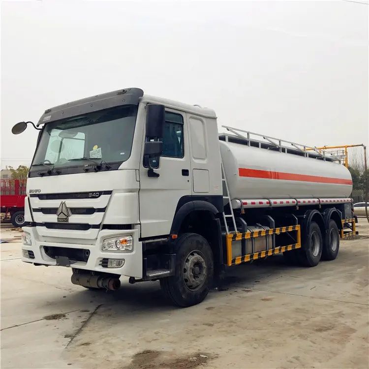 SINOTRUK HOWO 20Tons Oil Tank Truck