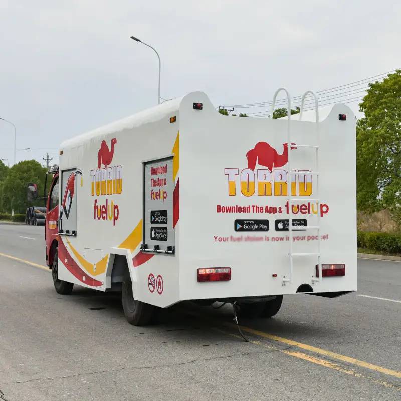 Dongfeng 8Ton Fuel Tank Truck Censtar Dispenser