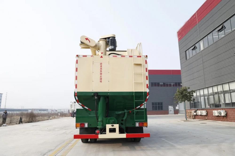 11meter Bulk Feed Trailer Equipped with Auger Conveyor