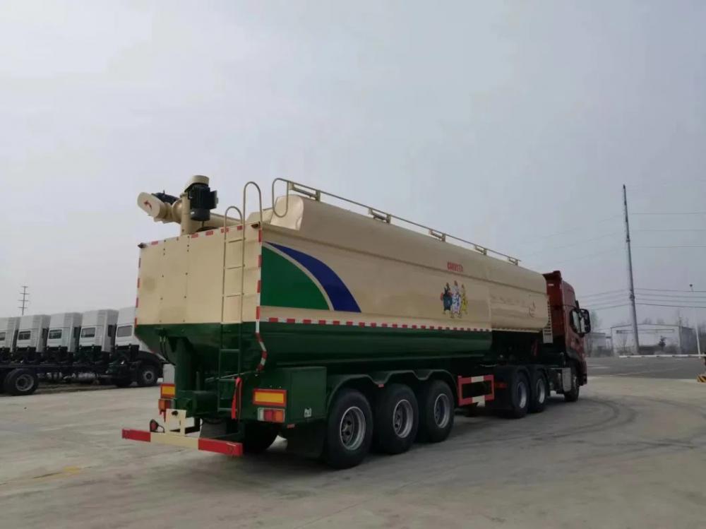 11meter Bulk Feed Trailer Equipped with Auger Conveyor and 50kv Self Generating Power Supply