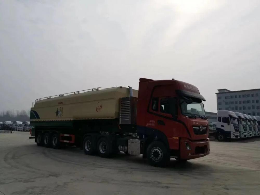 11meter Bulk Feed Trailer Equipped with Auger Conveyor and 50kv Self Generating Power Supply