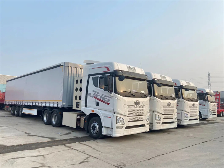 3 Axle 92cbm Cargo Transport Box Type Side Curtain Type Semi-Trailer for Sale