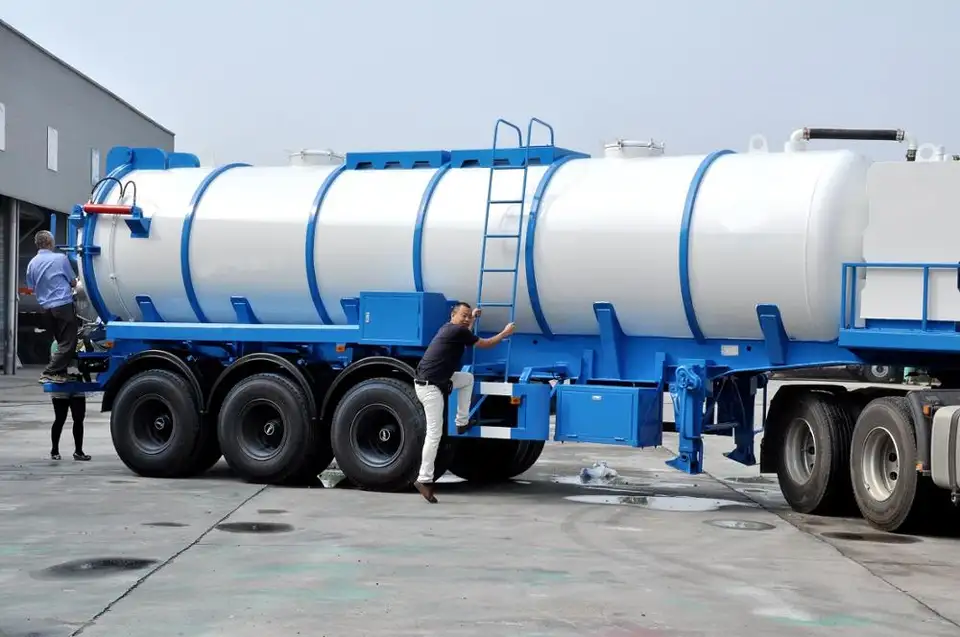 3 Axles 28cbm 28000 Liters Pressure Vacuum Tanker Truck Trailers with Diesel Generator