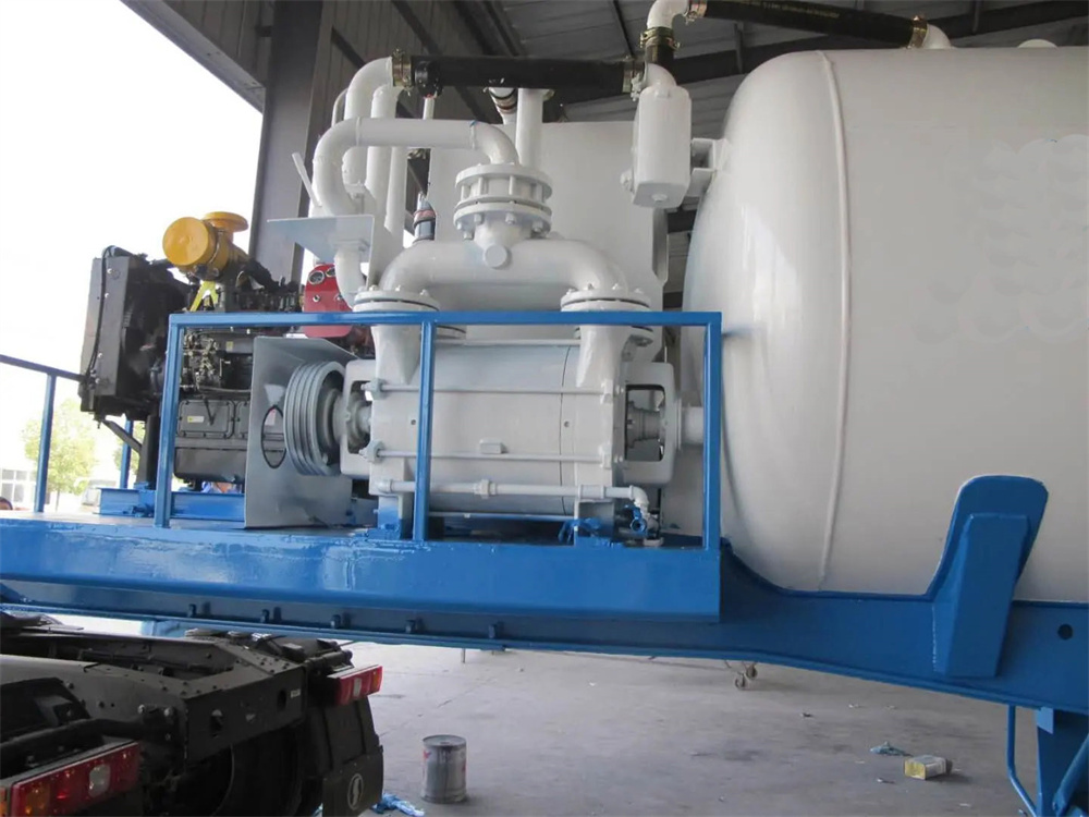 3 Axles 28cbm 28000 Liters Pressure Vacuum Tanker Truck Trailers with Diesel Generator