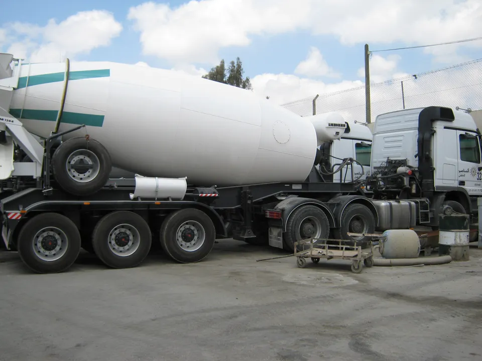 Heavy Duty 3 Axle 22 Cbm Concrete Mixer Trailer Cement Mixer Trailer