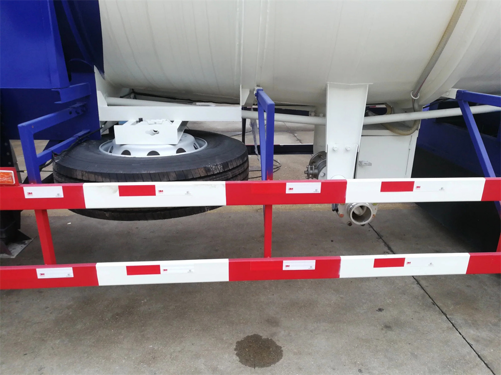 3 Axles 22000L 22cbm V Type 3 Axles Chemical Liquid Tank Semi Trailer