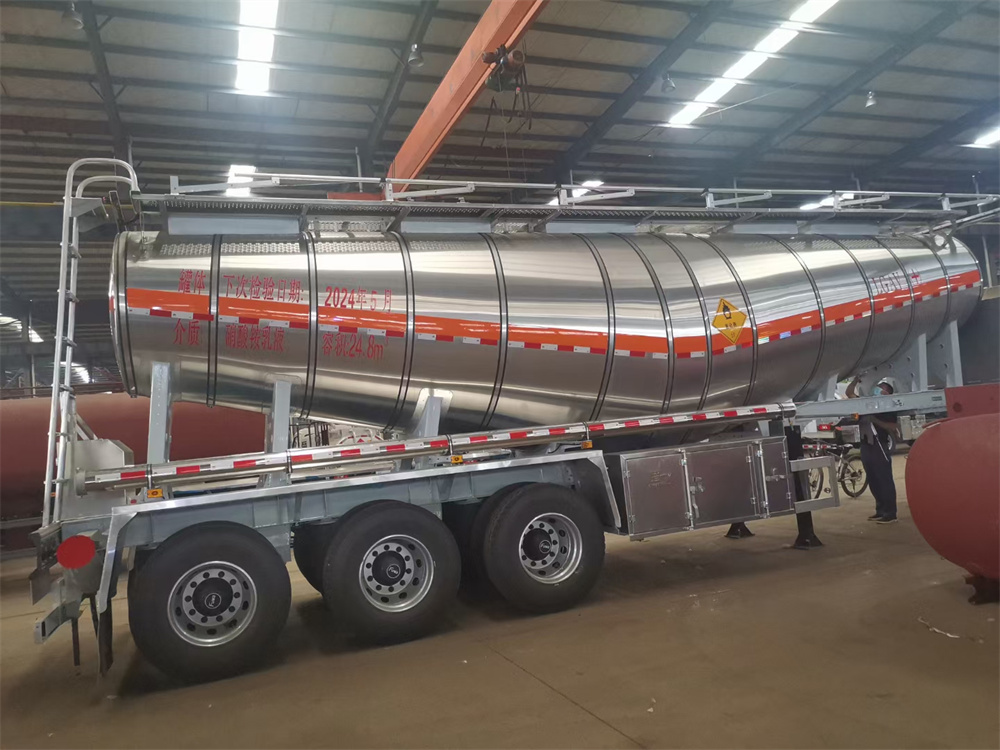 3 Axles 25cbm V Shape Insulated Ammonium Nitrates Emulsion Chemical Tank Trailer