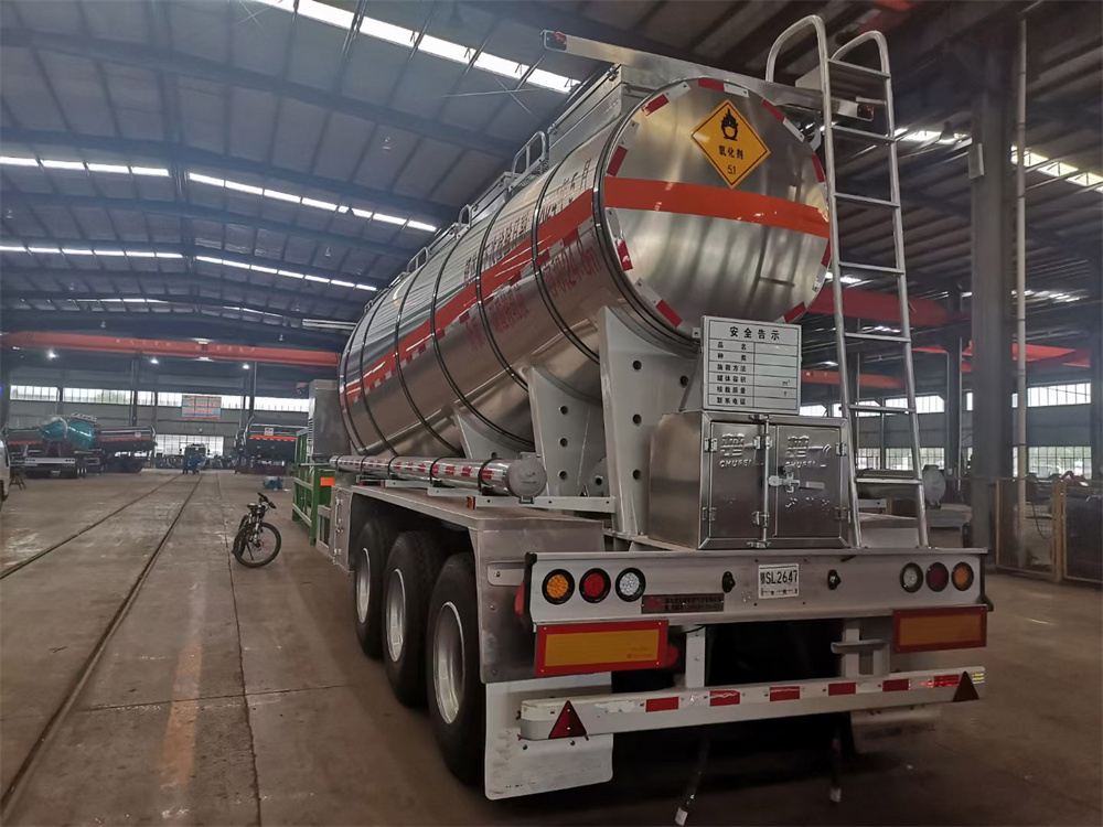 3 Axles 25cbm V Shape Insulated Ammonium Nitrates Emulsion Chemical Tank Trailer