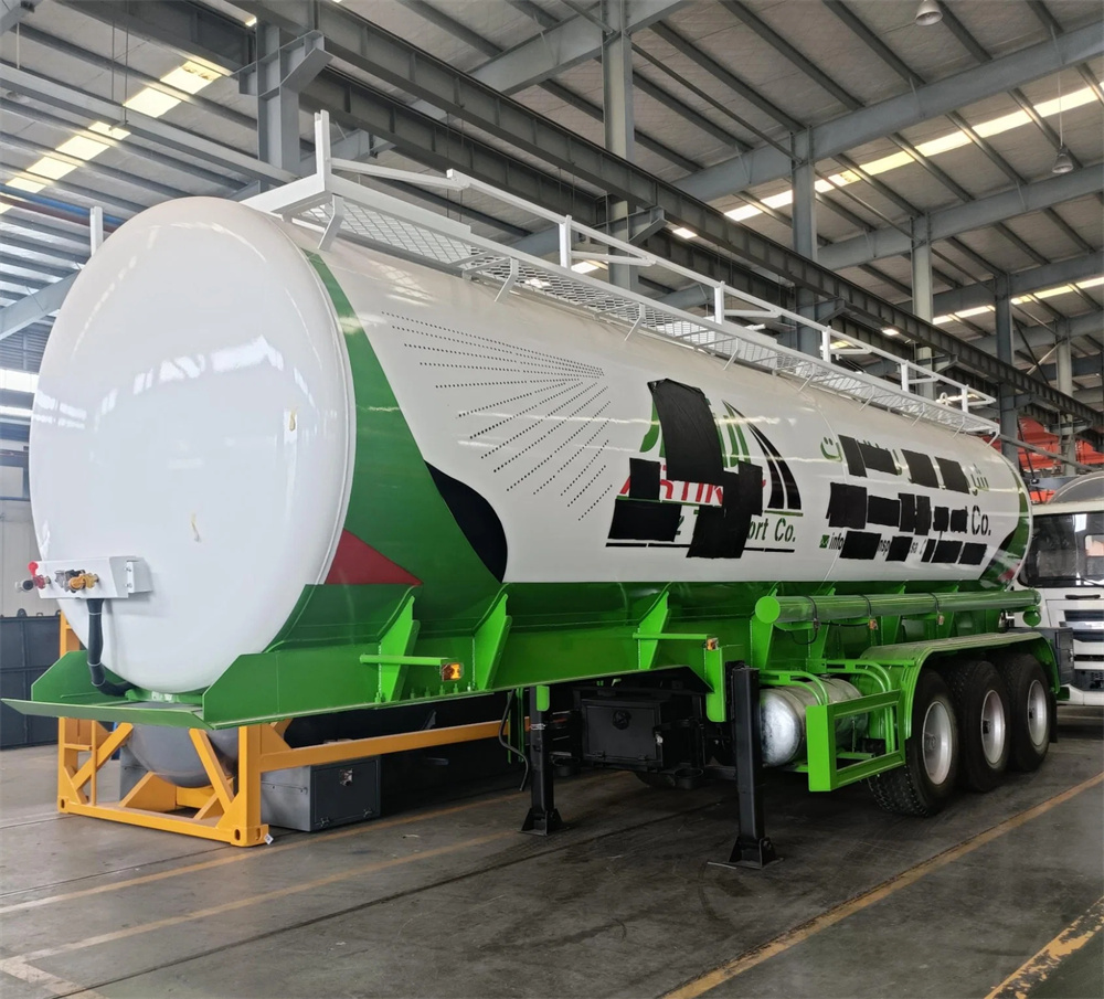 3 Axles Acid Chemical Solvent Solution Liquid Heavy Duty Tank Semi Trailer with PE Inner Lining