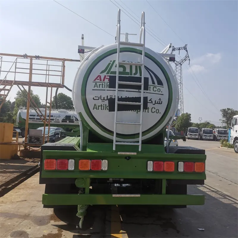 3 Axles Acid Chemical Solvent Solution Liquid Heavy Duty Tank Semi Trailer with PE Inner Lining