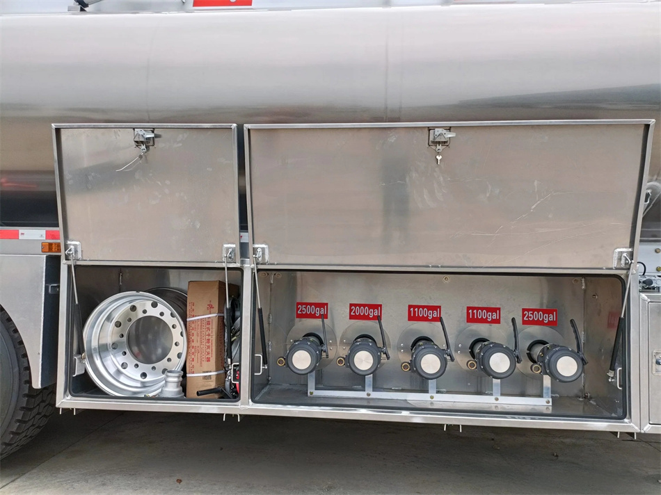3 Axles 9200gal 35000 Liters Aluminum Alloy Fuel Transport Tanker Trailer with 5 Compartment