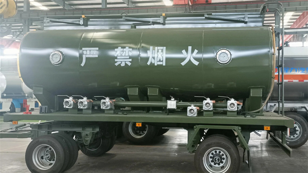 Steel Fuel Tank Trailer with 2 Compartment