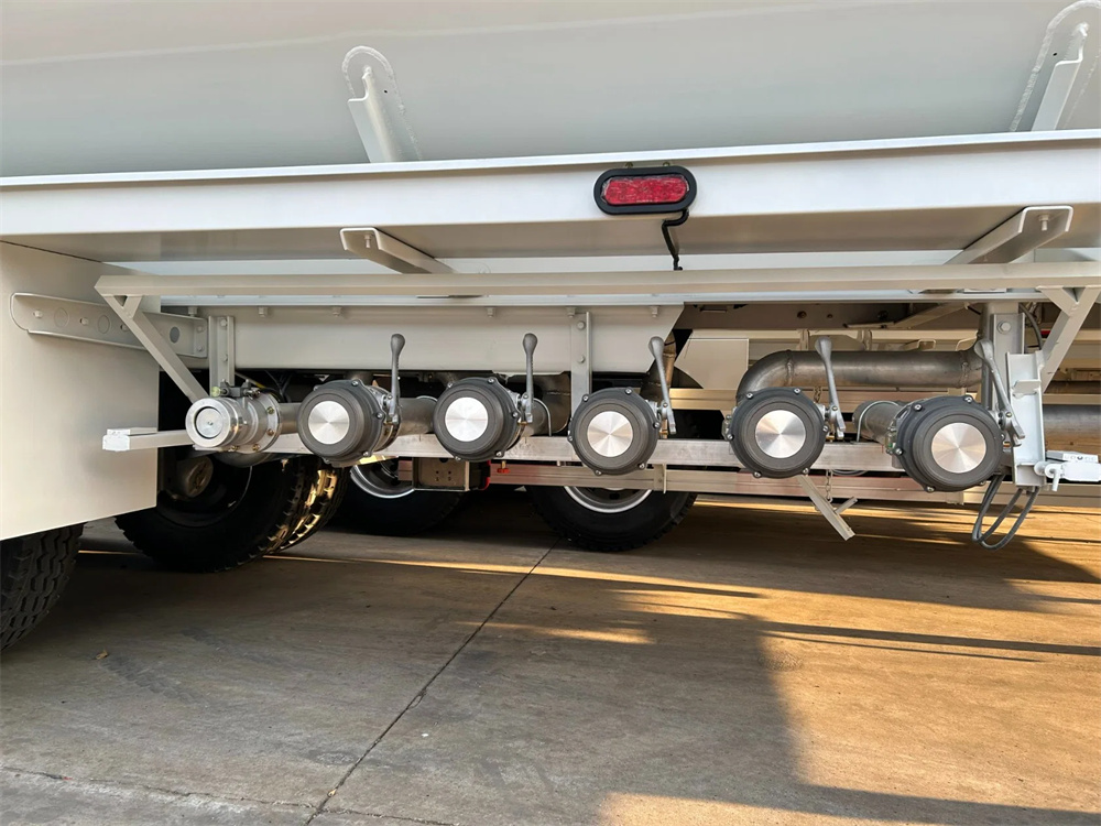 3 Axles 40cbm 40000liter High Quality Carbon Steel Stainless Steel Aluminum Alloy Oil Semi Trailer Tanker Truck Semi Trailer wit