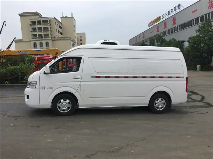 Foton Mini Small Mobile Refrigerator Cooled Food Refrigerated Van Freezer Truck