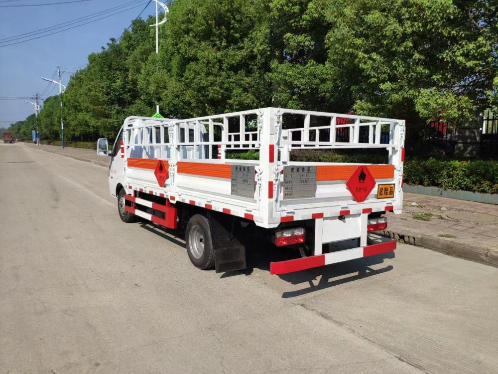 2Ton Dongfeng LPG Kitchen Gas Cylinder Delivery Stake Truck
