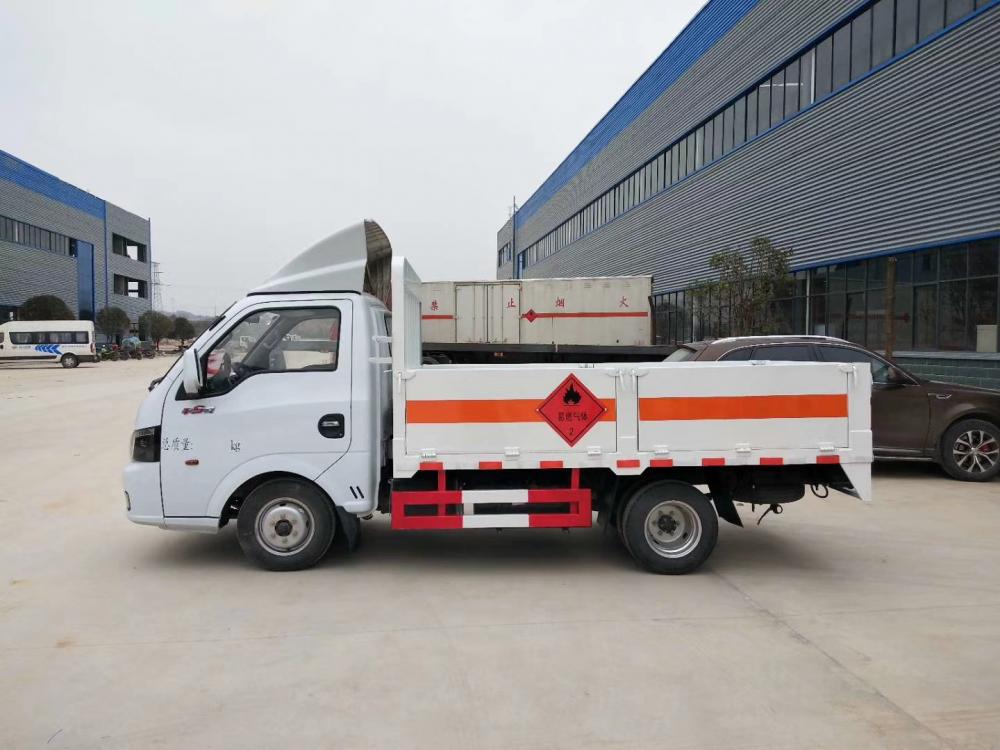 2Ton Dongfeng LPG Kitchen Gas Cylinder Delivery Stake Truck