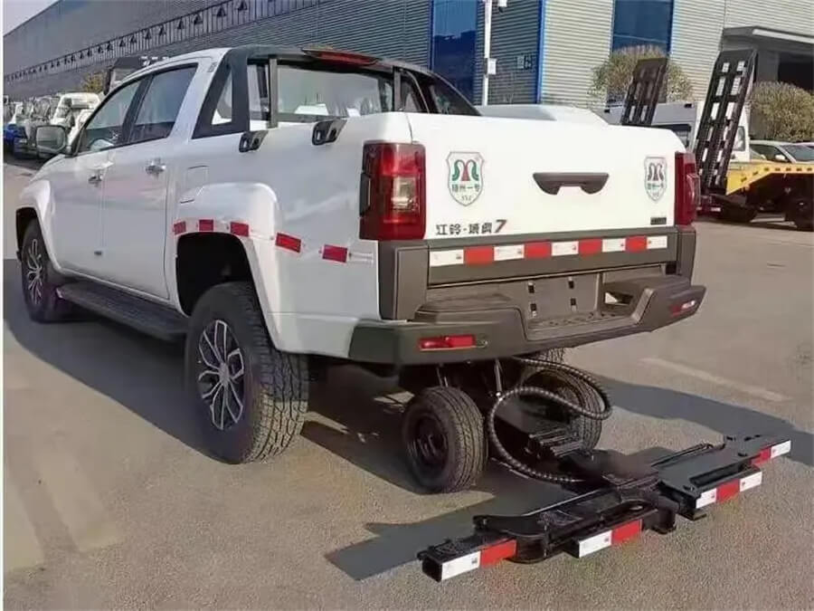 Mini Isuzu 3 ton repo wheellift truck